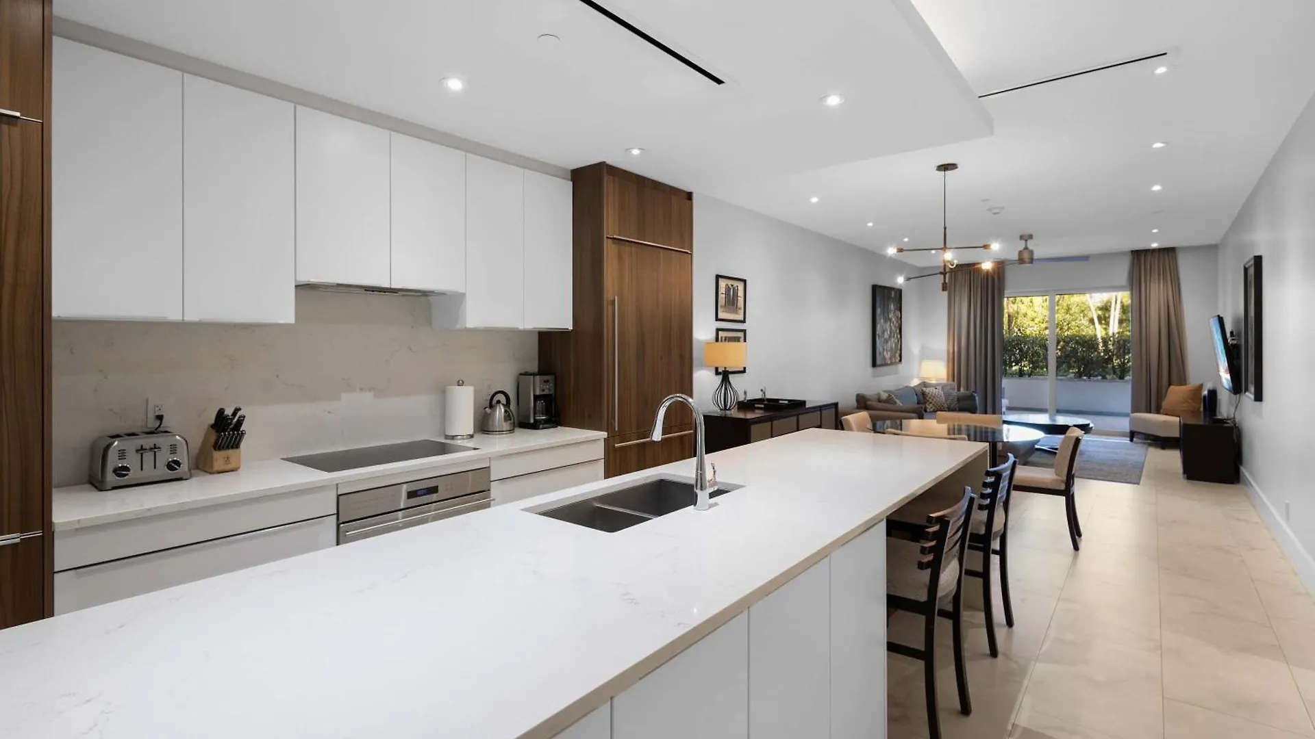 Two Bedroom Condo At One Cable Beach With Patio Нассау